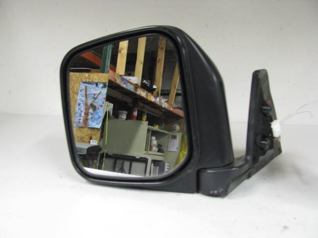 Side view mirror montero sport 97 98 99 00 01 02 left 391307