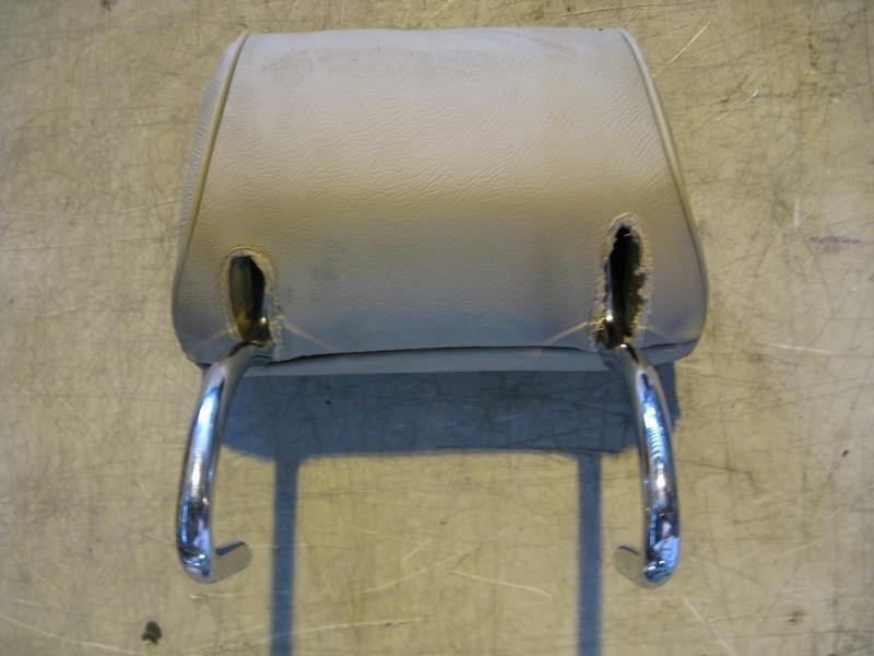 98 99 mercedes e320 430 headrest rear right passenger rh r.