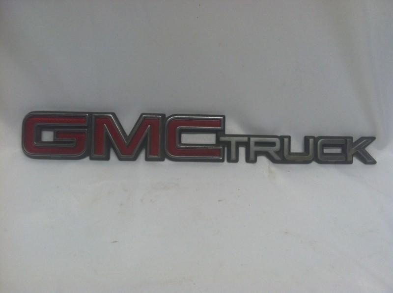 Oem gmc truck / suv emblem logo rear tailgate hatch door decal trim 