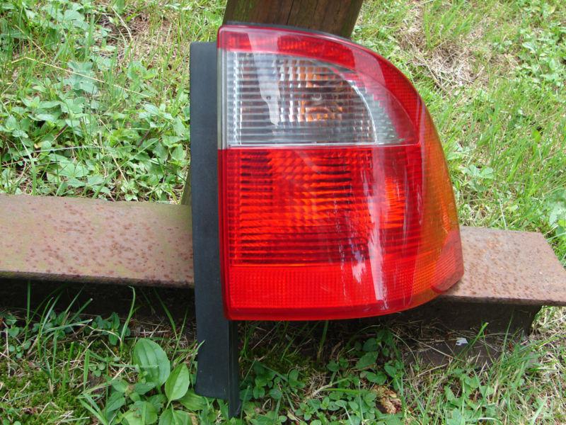 2002 03 04 05 saab 9-5 station wagon tail light rh sw corner qtr mtd