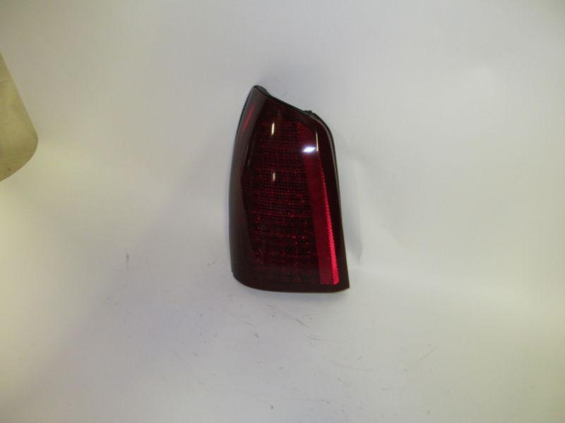 00 01 02 03 04 05 cadillac deville oem left tail light nice!