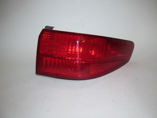 05 honda accord sedan oem right tail light nice!