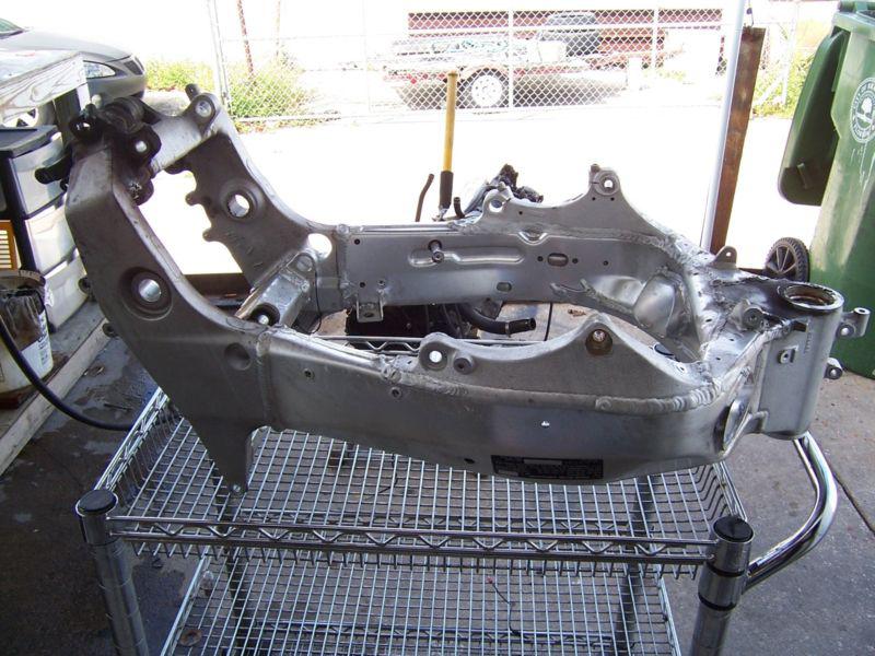 073 suzuki gsxr1000 gsxr 1000 01 02 frame chassis