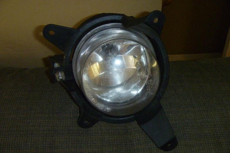 2003 kia sedona right passenger side fog lamp light