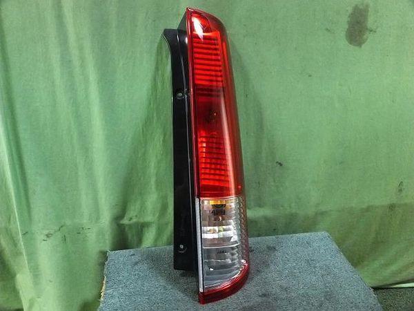 Suzuki palette 2011 rear right combination lamp [4215500]