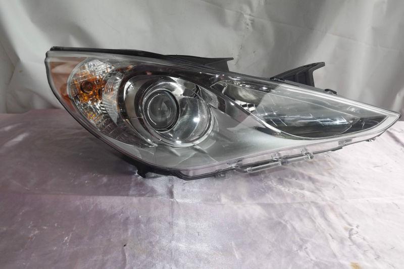 1126mb 2011 - 2013 hyundai sonata right grey halogen passenger headlight oem