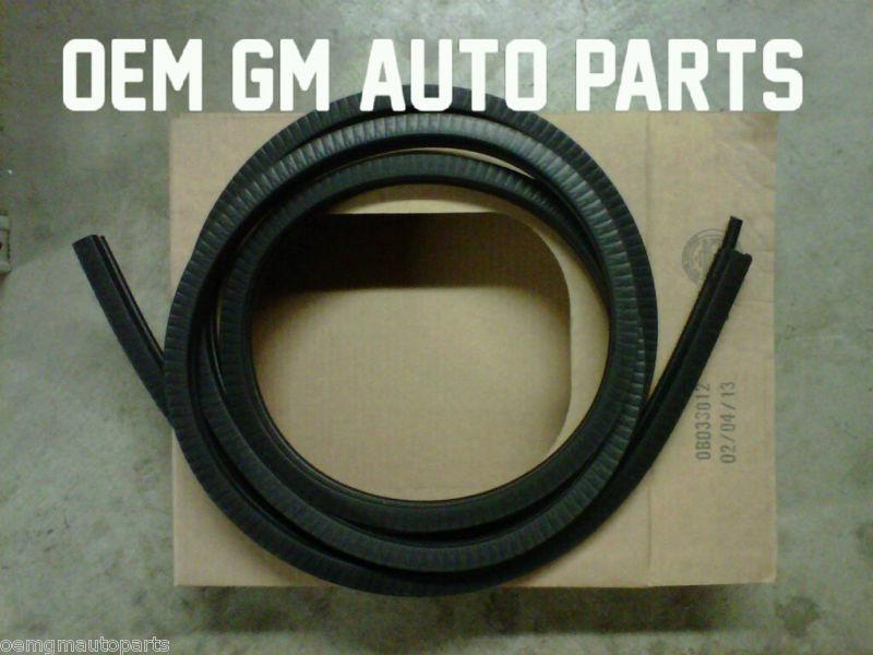 New oem 2007-2013 tahoe yukon escalade front left door weatherstrip 22766409