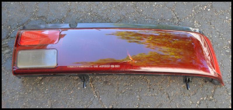 1992-1994 geo metro tail light - right rh passenger side oem taillight 92 93 94