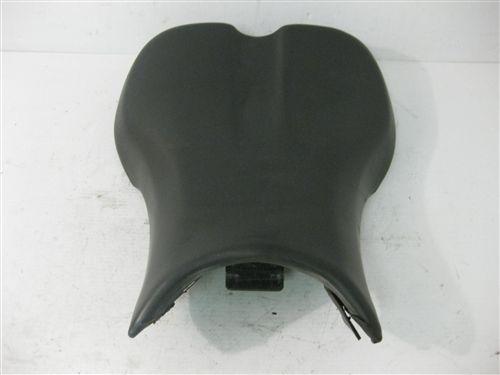 06-08 triumph daytona 675 driver seat front cushion