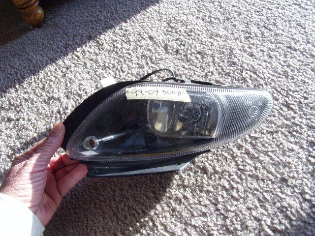 99 00 01 02 03 04 chrysler 300m fog light right passenger side oem 4574826