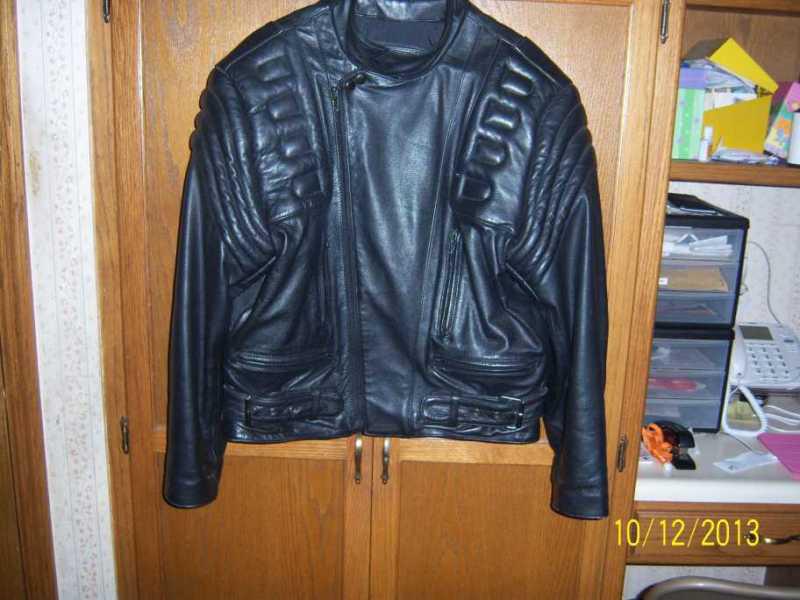 Leather jacket open road built in padding size 40 vintage