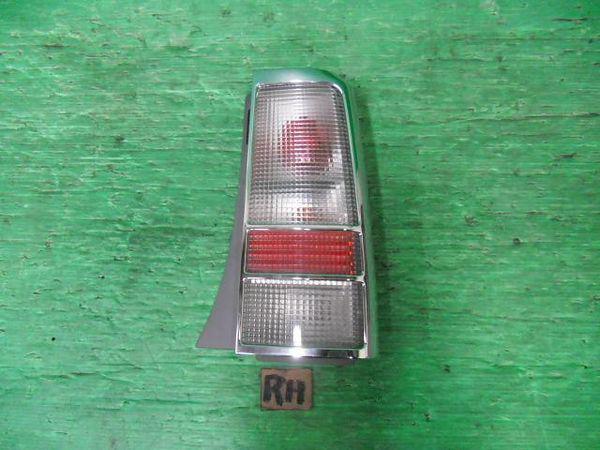 Toyota bb 2000 rear right combination lamp [0115500]