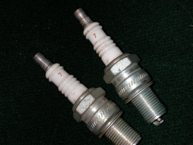  2 vtg racing motorcycle spark plugs plug champion # 7 harley davidson stamped