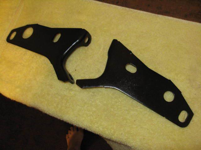 1957 chevy rear bumper center support brackets pair   57