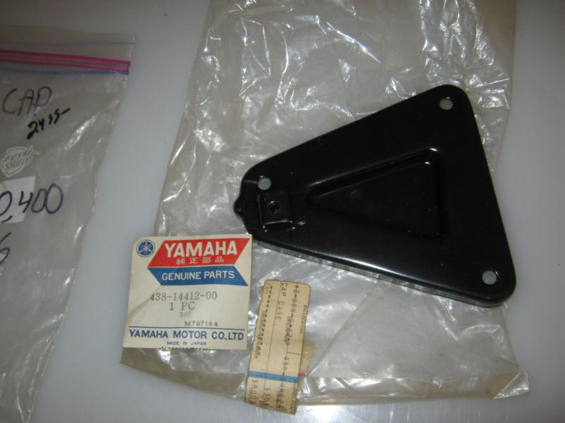 Yamaha dt250,dt360,dt400 1974-76 nos oem case cap p.n 438-14412-00