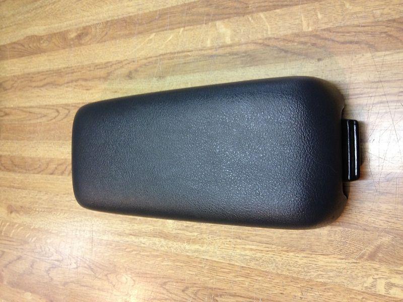 Console armrest chevorlet cavalier pontiac sunfire 2000 2001 2002 2003 2004 2005