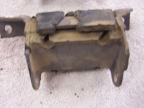 Early mustang v8 motor mounts