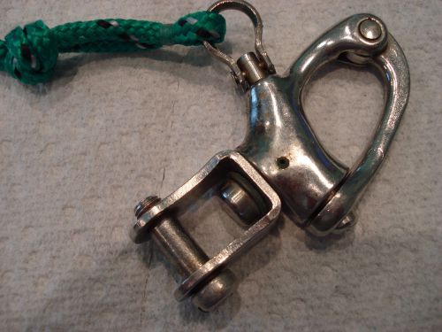Sailboat stainless steel snap shackle with tack bail