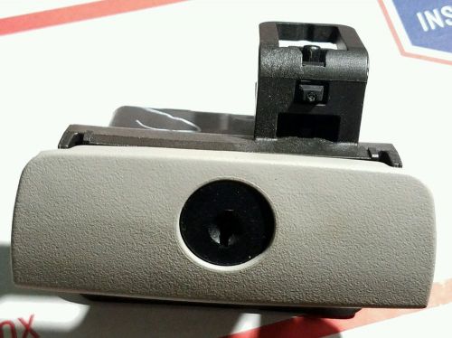 Buick lucerne 2007 glove box lock latch oem