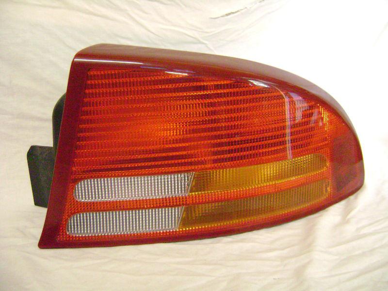 1998 99 00 01 02 03 04 dodge intrepid right passenger side tail light