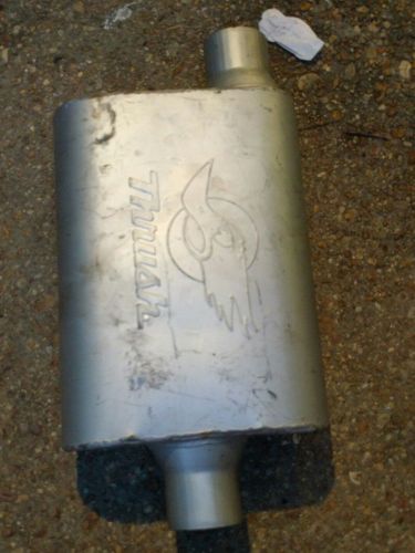 Thrush welded muffler 2.5&#034; off in 2.5&#034; ctr out 13&#034; case