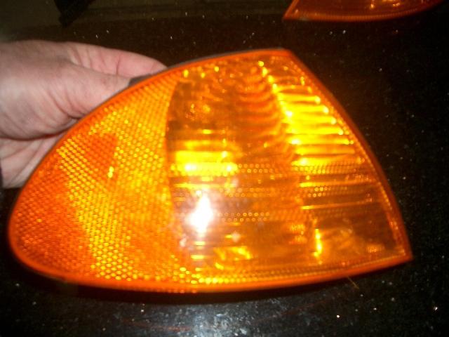 Genuine bmw 2001 bmw 3 series left/drivers front turn signal light