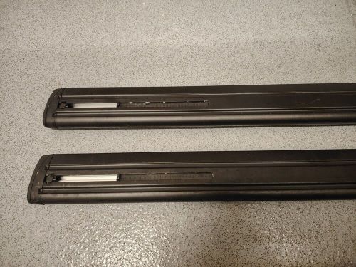 Thule wingbar 118cm roof bars - black