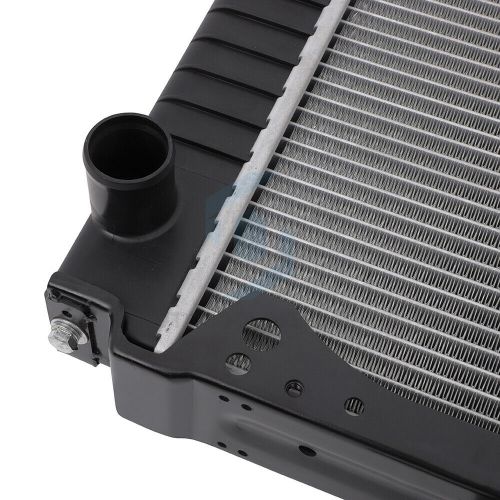 Cooling truck radiator assembly fit for 2000 01-2004 chevrolet w5500 tiltmaster