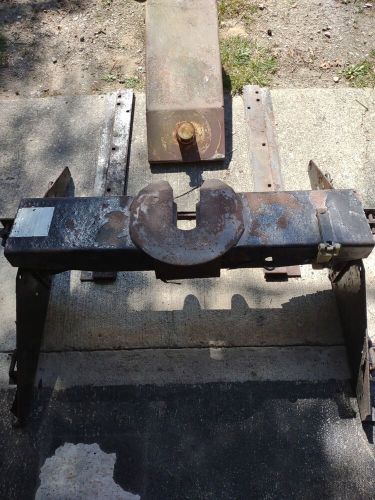 Used fifth wheel hitch