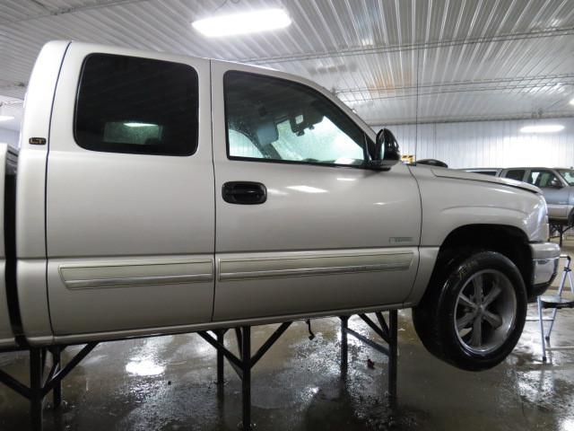 2006 chevy silverado 1500 pickup 92309 miles rear or back door right