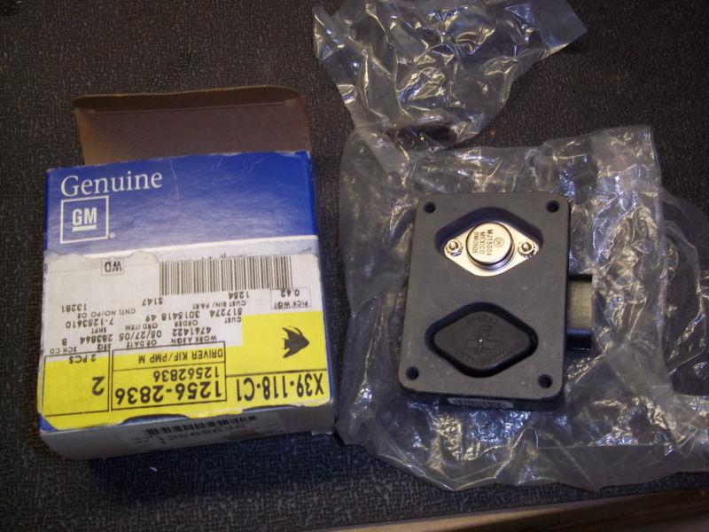 New genuine gm  diesel 6.5  injection module  pn 12562836  with screws 