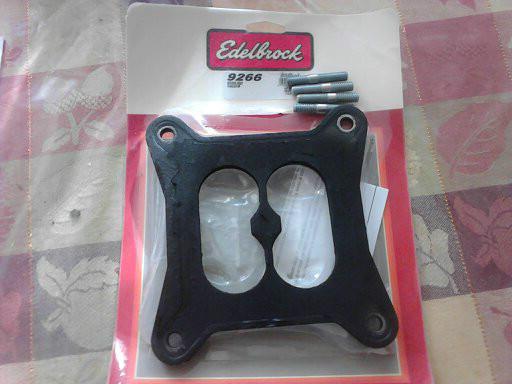 Edelbrock 9266 divided heat insulator gasket