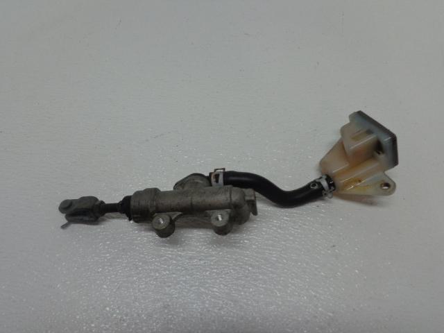 2001 2002 suzuki gsxr 1000 rear brake master cylinder oem free shipping z195