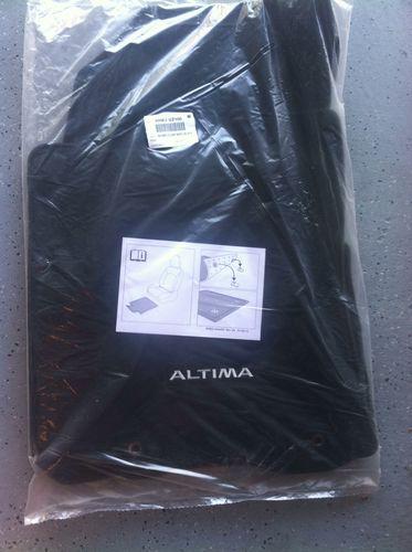 Original factory made toyota altima  floormats (new)