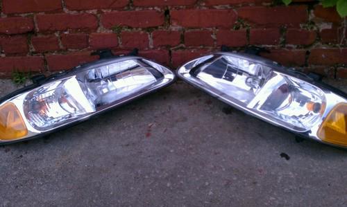 2000-2003 nissan sentra gxe head lights 