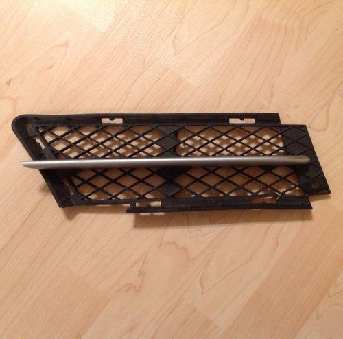 Bmw e90 e91 right front bumper cover grille partially open genuine brand new