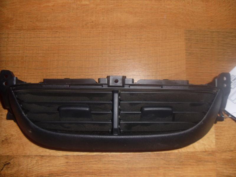 2010 honda fit vent