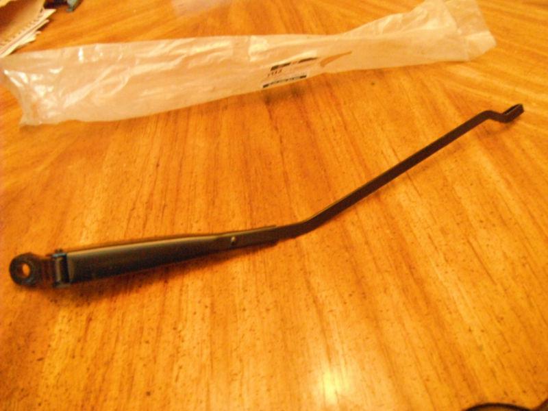 88-93 pontiac lemans wiper blade arm lh or rh 90341090 nos gm 