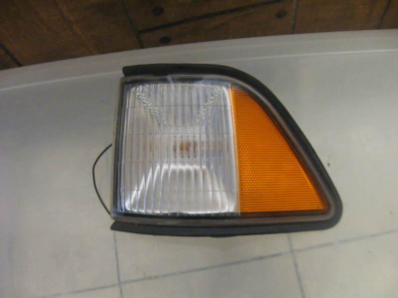 Chrysler lebaron driver left corner light lh  1993-1995 original 