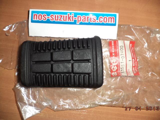 Gv700 glf, glf2, 1985 (usa) rubber, front footrest new  nos-suzuki-parts.com