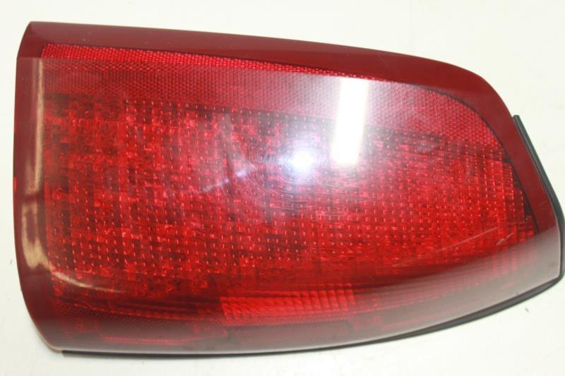 00 01 02 03 04 05 deville r. tail light 299973