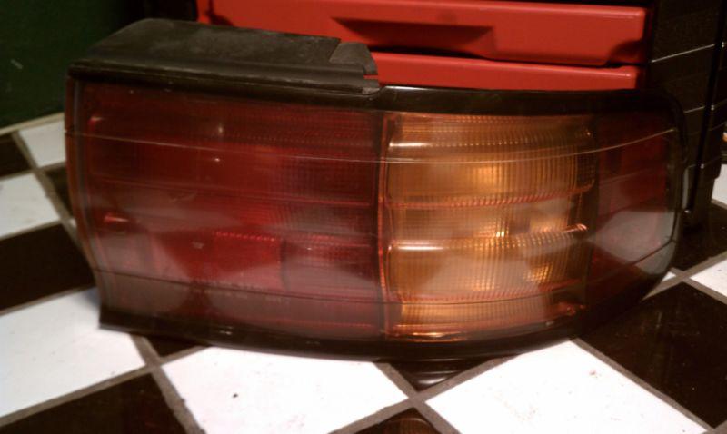 92 93 94 95 96 toyota camry r. tail light