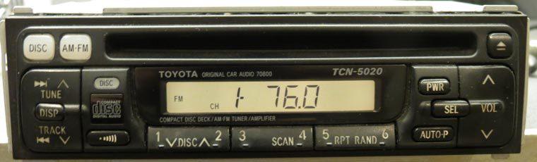 Cd disc player am/fm tuner original toyota genuine part tcn-5020