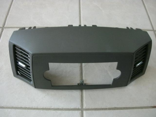 05 jeep grand cherokee dash trim radio bezel surround