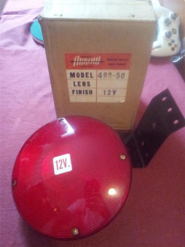 Vintage school bus tractor truck stop light nos arrow 12v 498-50 red lens