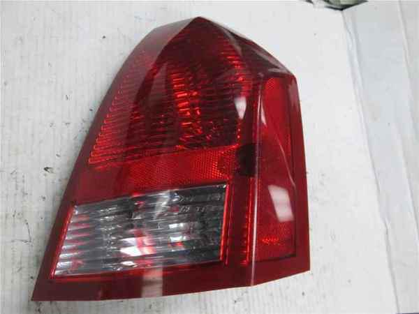 05 06 07 chrysler 300 right passenger tail lamp oem