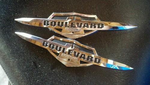 Suzuki boulevarde badges