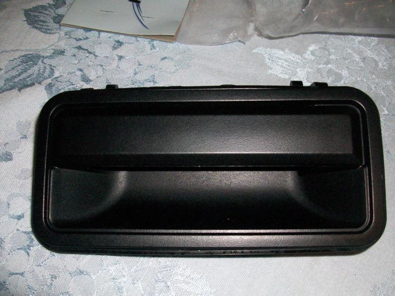 1995-2000 chevy suburban or truck outside door handle rear passenger new