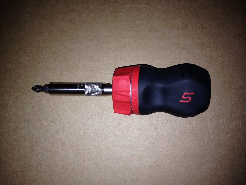 New snap on black / red stubby magnetic ratchet screwdriver 4 1/2 sgdmrc11a