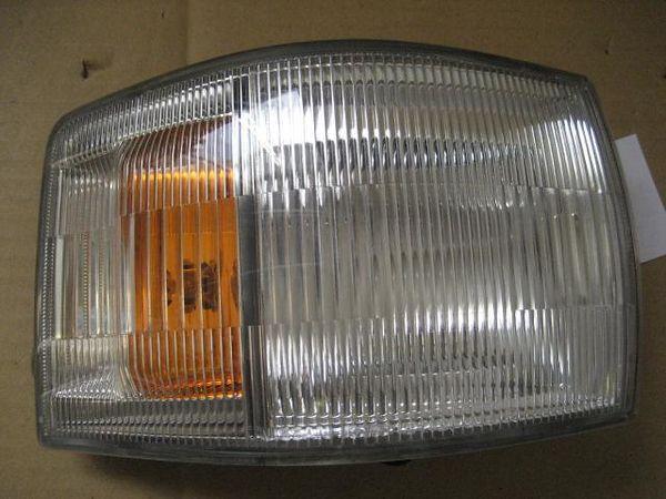 Nissan caravan 1999 right clearance lamp [0211000]